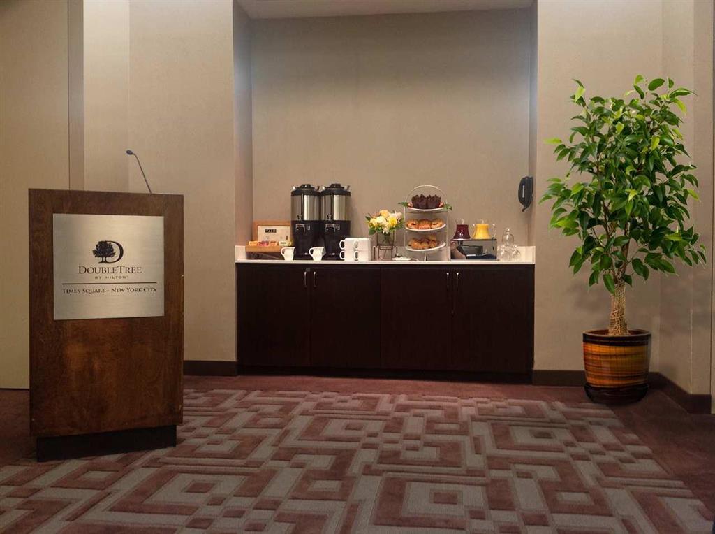 Doubletree Suites By Hilton Nyc - Times Square New York Restoran foto